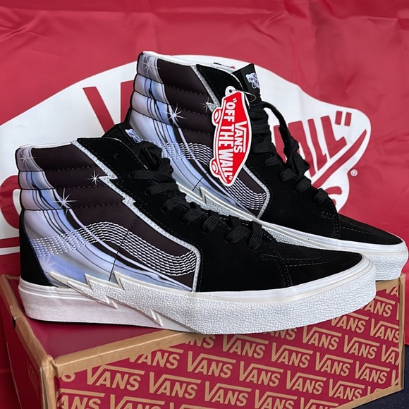 Vans Men’s Sk8-Hi Bolt
Chrome Flash Black
VN0A5JIVBMA
Men’s sneakers - Picture 6 of 16